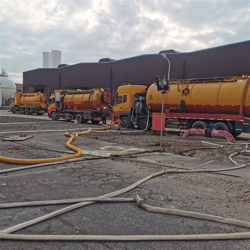 芦溪污水池清理