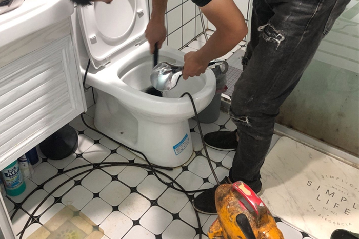 芦溪马桶堵塞自己疏通还是找师傅？专业上门服务让你省时更省心